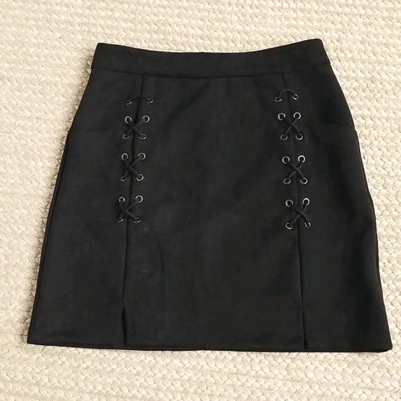 Black faux suede lace up skirt - Picture 1 of 6